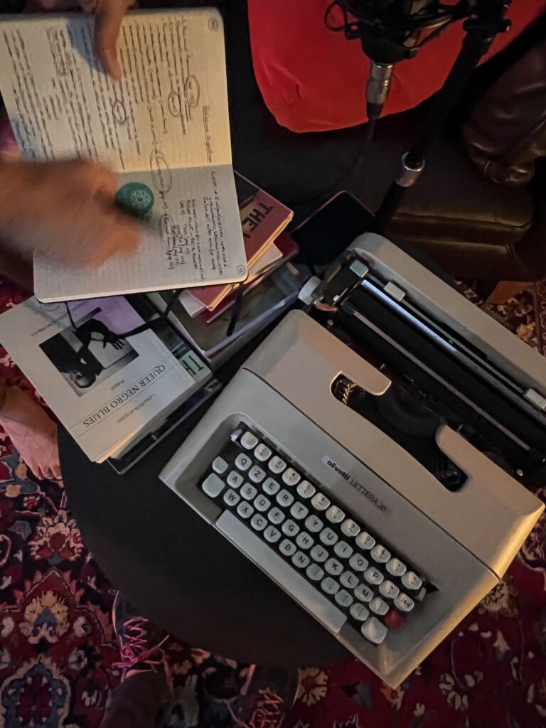 LIVING POETRY ITA Archivio multimediale in divenire di poesia contemporanea & altre arti Videopodcast indipendente di Martina Campi e Mario Sboarina