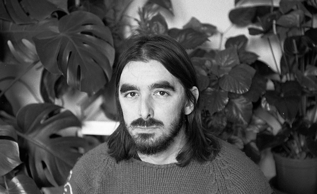 Riccardo Frolloni foto Daniele Ferroni LIVING POETRY ITA Archivio multimediale in divenire di poesia contemporanea & altre arti Videopodcast indipendente di Martina Campi e Mario Sboarina